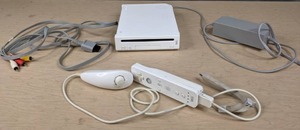 lot 572 image: Nintendo Wii (2006) with Cables, Power Cord and Controller  Z