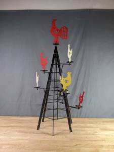 lot 537 image: Free Standing Multi-Tier Rooster Decoration X