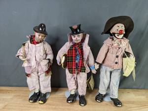 lot 532 image: (3) Vintage Standing Dream Dolls Porcelain Hobo Clown Dolls V