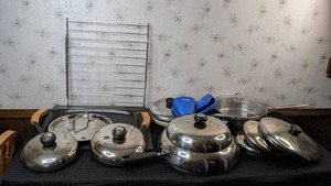 lot 66 image: Kitchen Ware Crofton Teppanyaki Grill Plate, Pot Lids, Pots with Lids (Cuisinart), Silicone Oven Mitts, and More