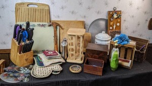 lot 67 image: Wooden Kitchen Items Cutting Boards, Knife Block with Knives, Spice Rack, Recipe Box, Napkin Tray, and Much More