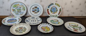 lot 43 image: Collection of Destination Plates Colorado, Hawaii, Arizona, Florida, Puerto Rico, & More