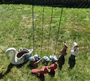 lot 31 image: Garden Decor Trellis, Garden Gnome, Swan, Cardinals, & More