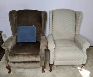 lot 176 image: Pair of Accent Chair Recliners (Includes La-Z-Boy)