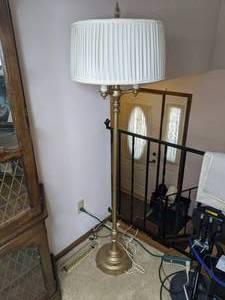 lot 159 image: Cute Four Bulb Floor Lamp
