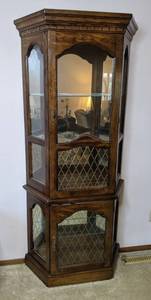 lot 158 image: Stunning Vintage Wood China Cabinet with Light