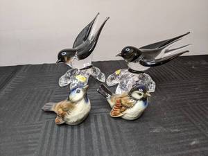 lot 153 image: Goebel West Germany Sparrow Bird Figurines and Glass Arte Murano ICET figurines