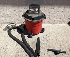 lot 204 image: SearsCraftsman 3.25 Peak HP Wet Dry Vac, 16 Gallon