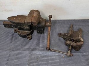 lot 181 image: Pair of Vintage Vise Tools (Littlestown Hardware & Foundry)