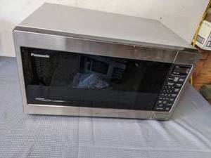 lot 186 image: Stainless Panasonic Microwave