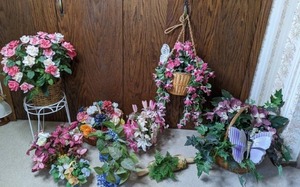 lot 102 image: Lovely Assortment of Faux Flower Arrangments with Stand and Baskets