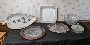 lot 92 image: Assorted Vintage Serving Dishes Maurice of California, Lennox, Mikasa and More