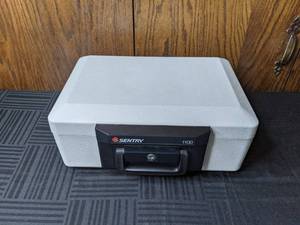 lot 223 image: Sentry Lock Box with Keys