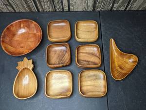lot 355 image: 9 Piece Wooden Dishware Set