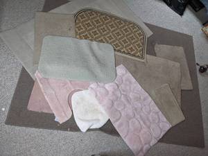 lot 373 image: Assortment of (12) Room & Kitchen Rugs