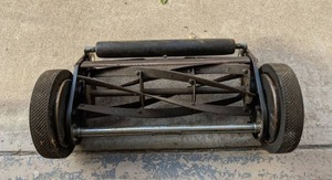 lot 391 image: Vintage Reel Lawnmower (Head Only)