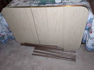 lot 353 image: Vintage Kitchen Table with Leaf