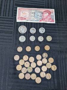 lot 345 image: Collection of (28) 1940s1950s Wheat Pennies 1944, 1946, 1952 Nickels (2) 1981 Quarters, 20 Pesos