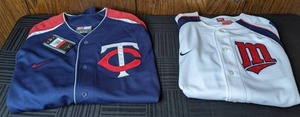 lot 317 image: Nike MLB Minnesota Twins Large Jerseys Hunter & Santana