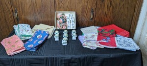 lot 276 image: Beautifully Handcrafted Vintage Table Linens Napkins, Napkin Rings, Decor, MN Twins, Florals, and More