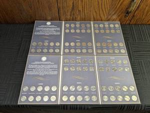 lot 395 image: (2) United State Commemorative Statehood Quarters Collectors Albums 1999-2003 Volume I Complete Sets