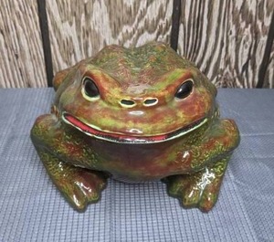 lot 398 image: Vintage Arnels Large Ceramic Frog Bullfrog Toad Figurine