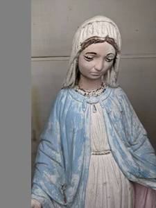 lot 197A image: Vintage Virgin Mary Catholic Statue