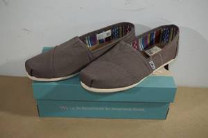 lot 76 image: NEW Toms Alpargata Ash Canvas Shoes - Womens 7