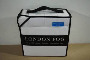 lot 78 image: NEW London Fog 6 Piece Sheet Set - King