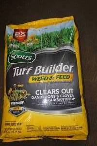 lot 81 image: Scotts Turf Builder Weed and Feed