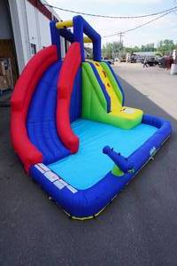 lot 66 image: Splash and Slide Inflatable Water Slide Playset