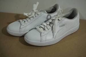 lot 138 image: Puma Kids Smash V2 Shoes - Childs 6.5