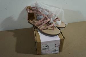 lot 130 image: Journee Collection Wide Zailie Sandals - Womens 9.5 Wide