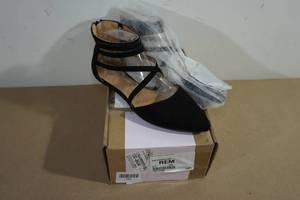 lot 132 image: Journee Collection Marlee Shoes - Womens 10