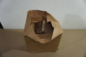 lot 106 image: 4# Kraft Paper Bags