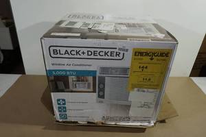 lot 127 image: Black and Decker 5000 BTU Window Air Conditioner