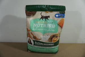 lot 162 image: Rachael Ray Nutrish Indoor Complete Cat Food