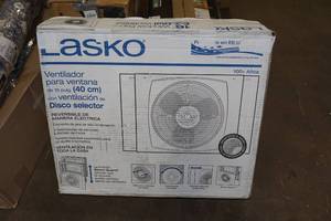 lot 62 image: Lasko 16 Window Fan
