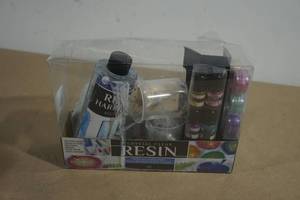 lot 191 image: Crafting Resin Hardener and Dyes