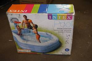 lot 148 image: Intex Swim Center Shootin Hoops Family Pool