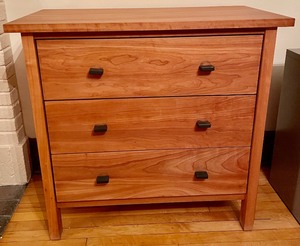 lot 15 image: Room and Board Sherwood 3 Drawer Chest