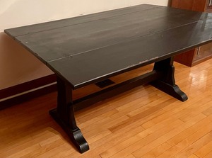 lot 42 image: Room and Board Folding Leaf Table