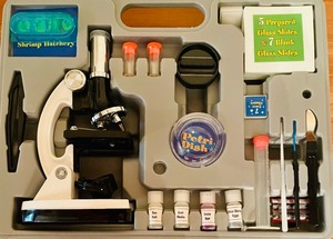 lot 65 image: Microscope Set