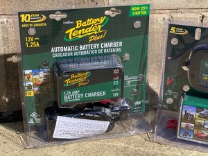 lot 192 image: Two New Battery Tenders