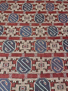 lot 170 image: Vintage Area Rug