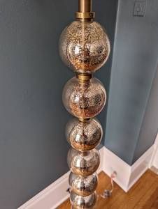 lot 8 image: Beautiful Stacked Glass Ball Floor Lamp.