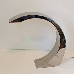 lot 24 image: Curved Modern Design LED Touch Table Lamp