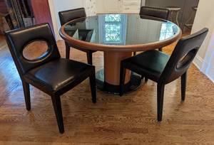 lot 13 image: Vintage Italian Made Mariani Marble Topped Dining Table and Chairs
