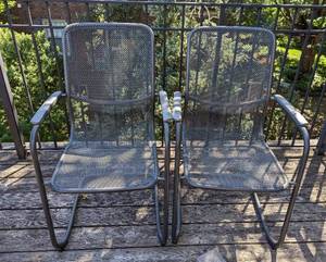 lot 130 image: Kettler Brand Metal Patio Set and Chairs