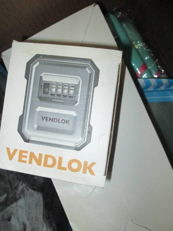 box of vendelock, gel seat cushion ...